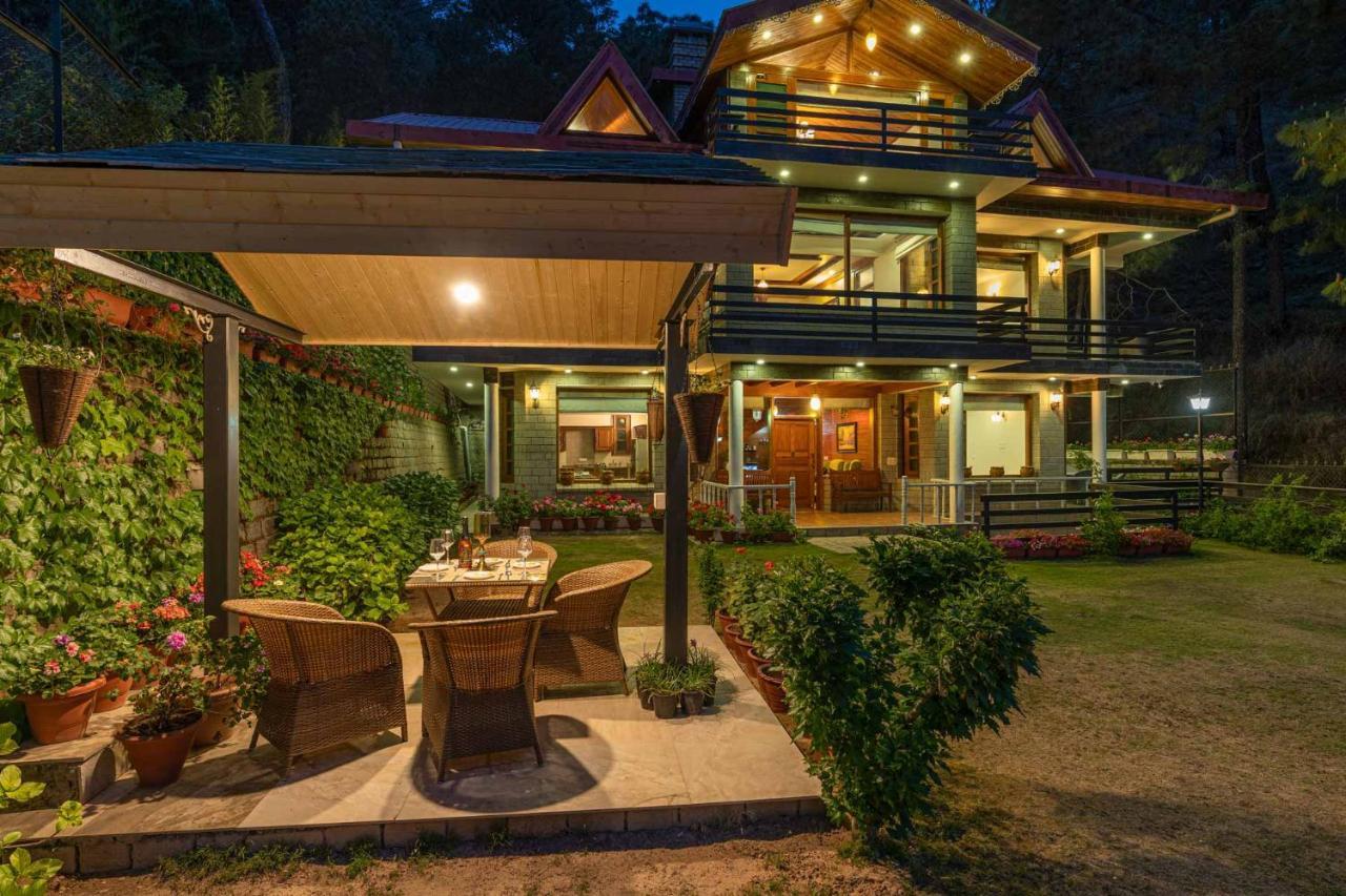 Stayvista At Floradale W Jacuzzi & Wood-Fire Pizza Kasauli Exterior foto