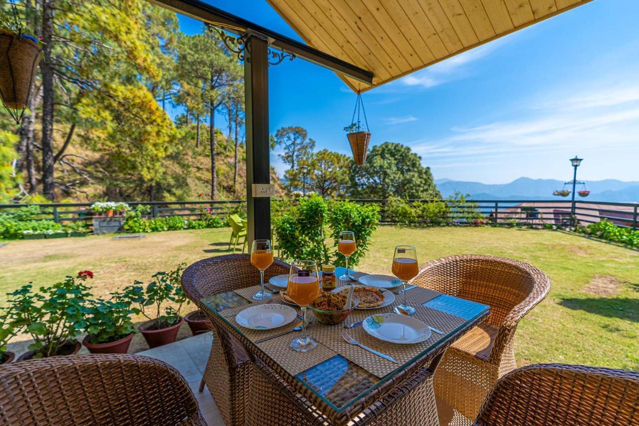 Stayvista At Floradale W Jacuzzi & Wood-Fire Pizza Kasauli Exterior foto
