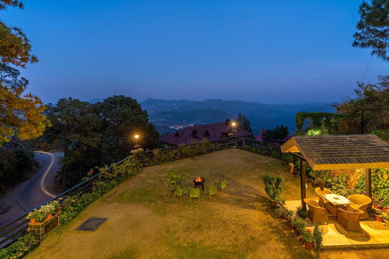 Stayvista At Floradale W Jacuzzi & Wood-Fire Pizza Kasauli Exterior foto