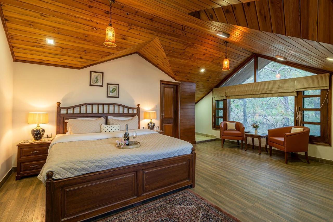 Stayvista At Floradale W Jacuzzi & Wood-Fire Pizza Kasauli Exterior foto