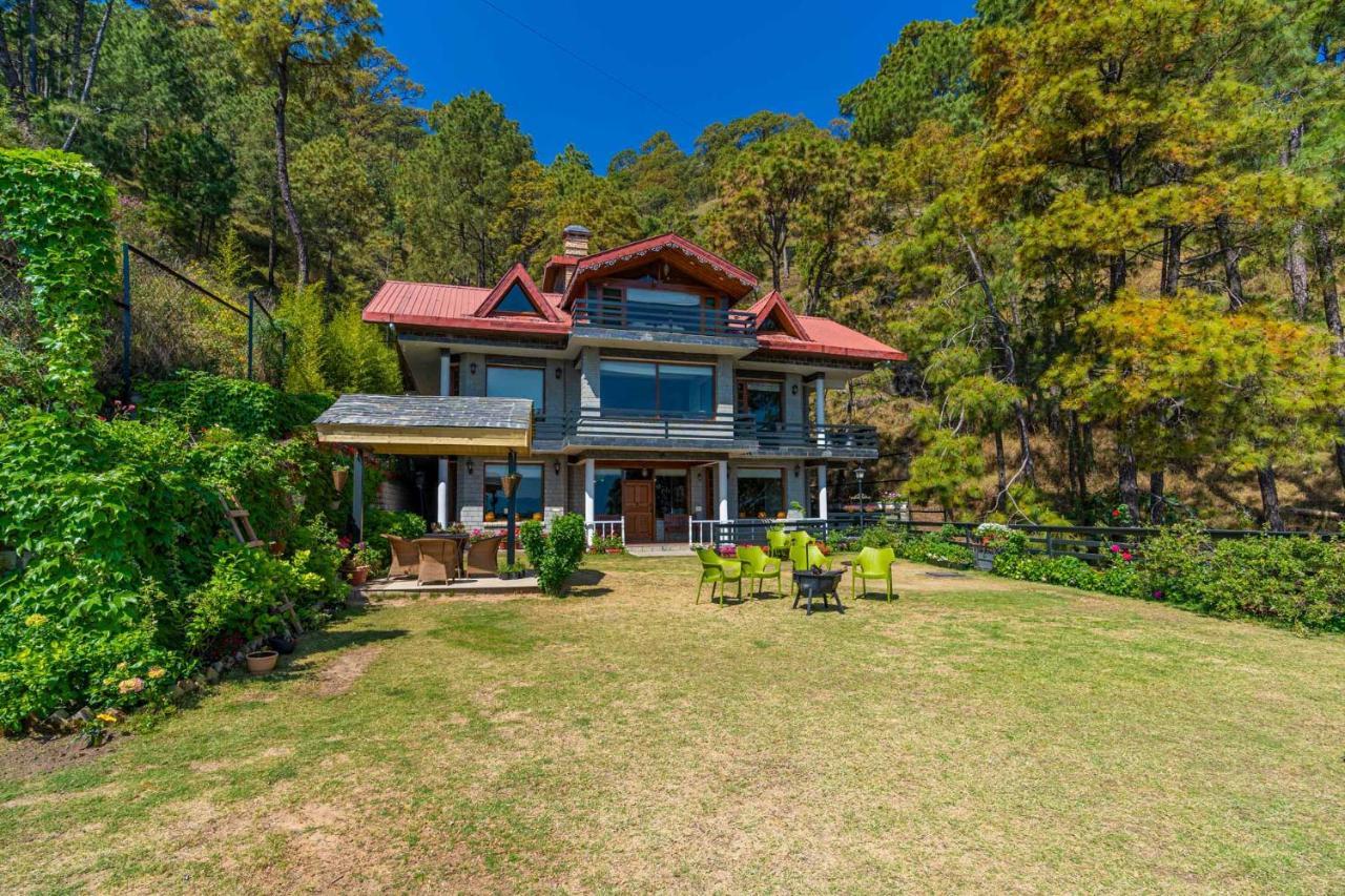 Stayvista At Floradale W Jacuzzi & Wood-Fire Pizza Kasauli Exterior foto