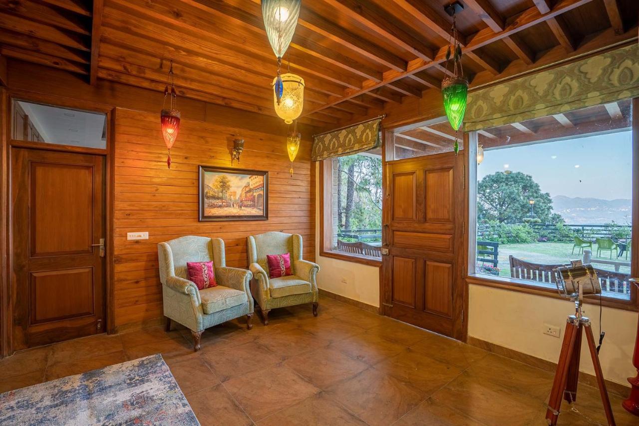 Stayvista At Floradale W Jacuzzi & Wood-Fire Pizza Kasauli Exterior foto