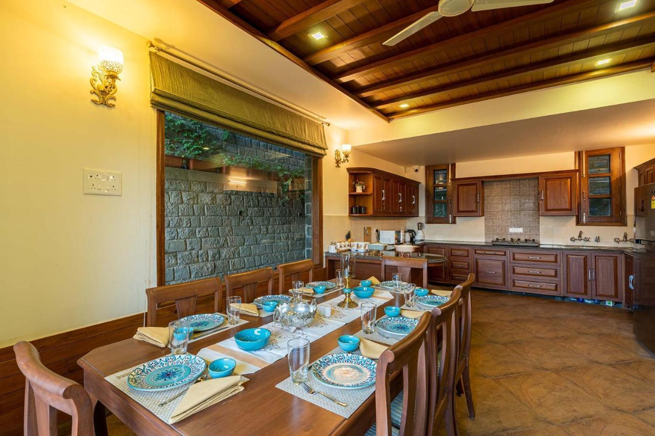 Stayvista At Floradale W Jacuzzi & Wood-Fire Pizza Kasauli Exterior foto